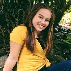 Meet your Posher, Lauren